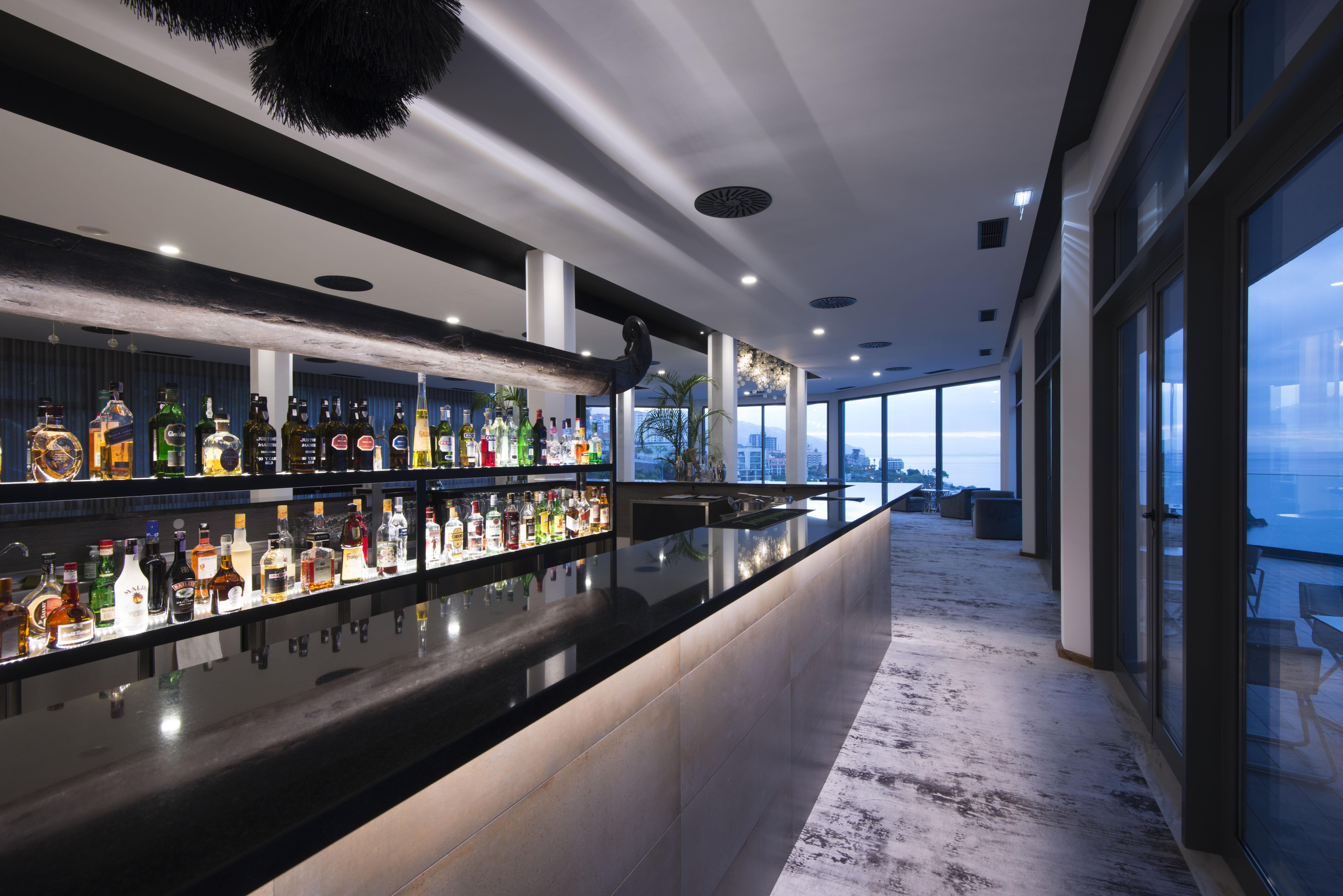 Hotel Baia Azul ฟุงชาล ภายนอก รูปภาพ