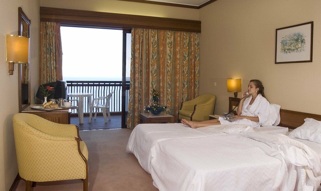 Hotel Baia Azul ฟุงชาล ภายนอก รูปภาพ